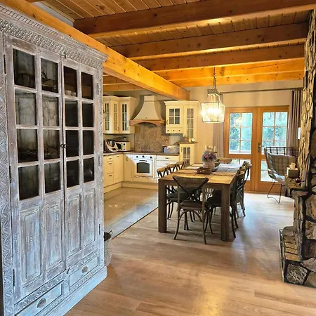 Holiday home Lesny Dworek Podjazy *